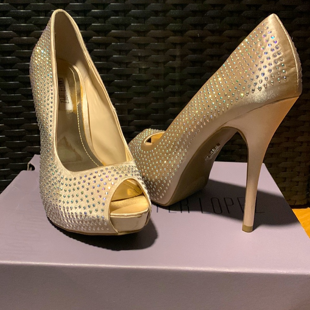 Jennifer Lopez Blingy Blush Sz 8 high heels open toe